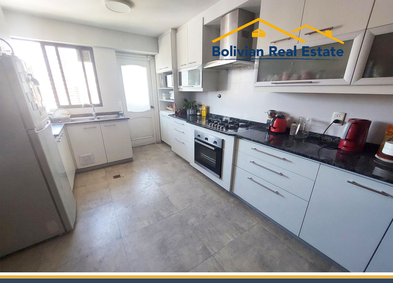 Departamento en VentaAMPLIO Y SOLEADO DEPARTAMENTO EN VENTA SOPOCACHI  4 dormitorios 3 baños 1 parqueos Foto 5