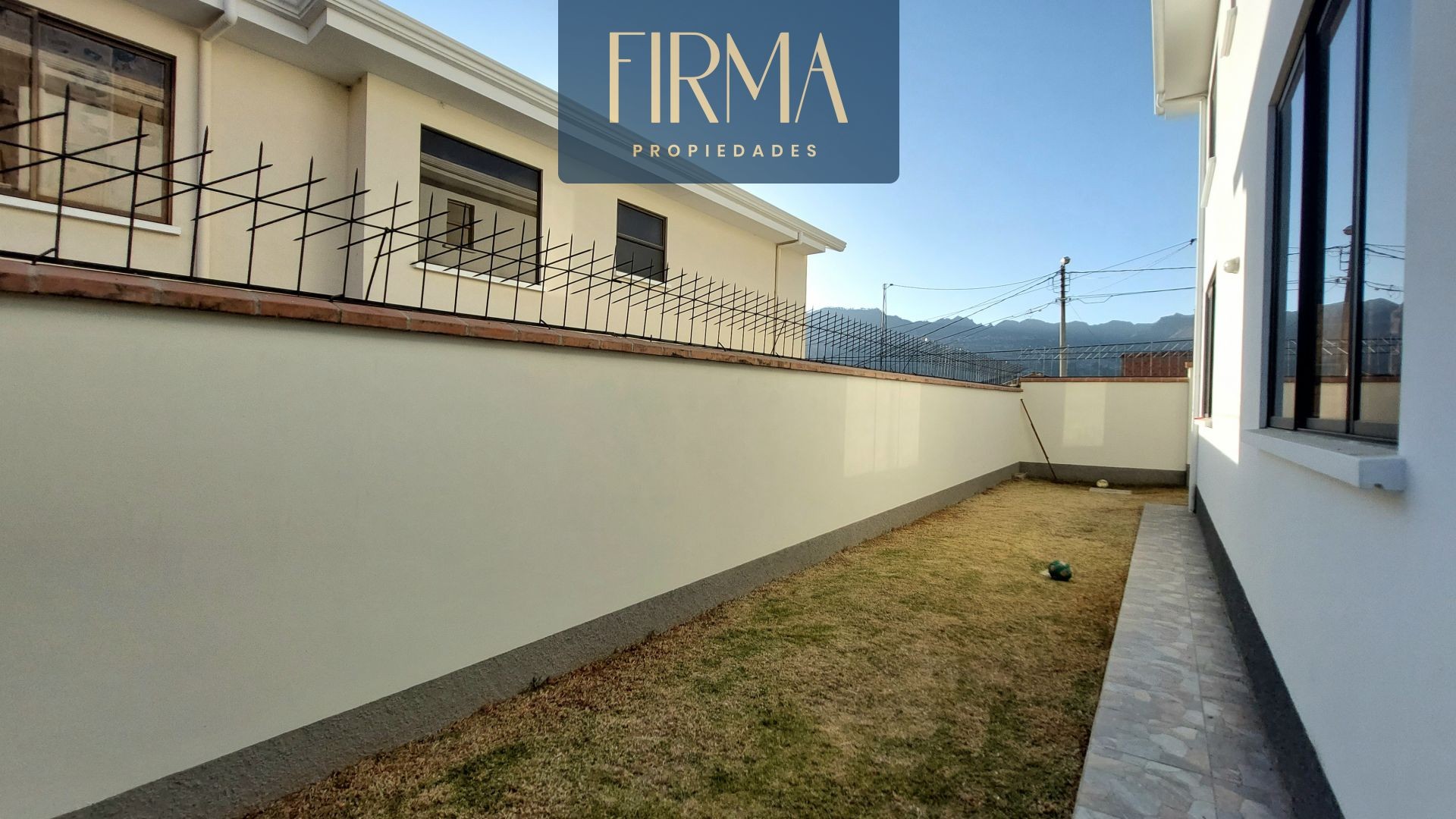 Casa CASA EN VENTA, ALTO IRPAVI PEÑA AZUL Foto 3