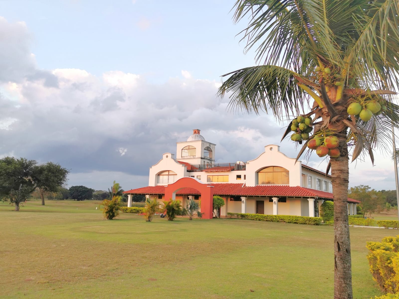 Casa en VentaAV. BANZER - CONDOMINIO CASA DE  CAMPO 4 dormitorios 4 baños 2 parqueos Foto 29