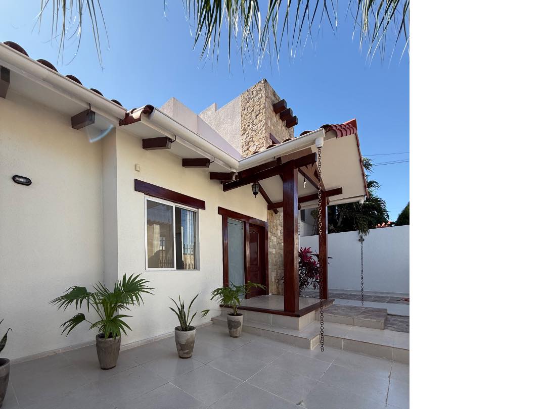 Casa en Urubó en Santa Cruz de la Sierra 4 dormitorios 3 baños 3 parqueos Foto 4