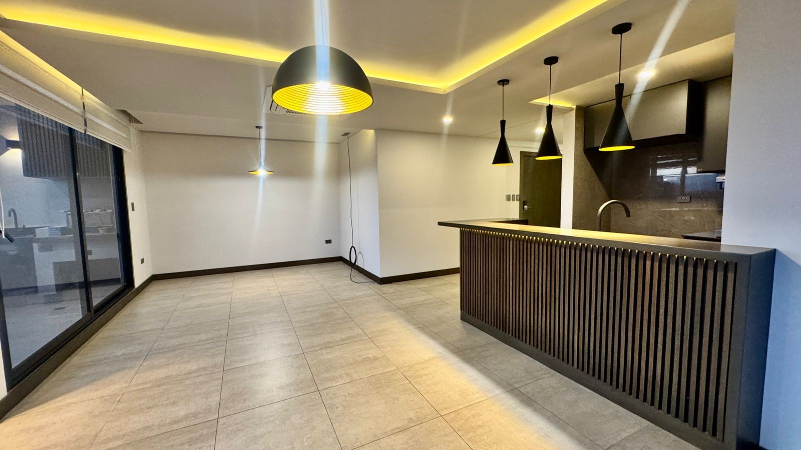 Departamento en Equipetrol en Santa Cruz de la Sierra 2 dormitorios 3 baños  Foto 6