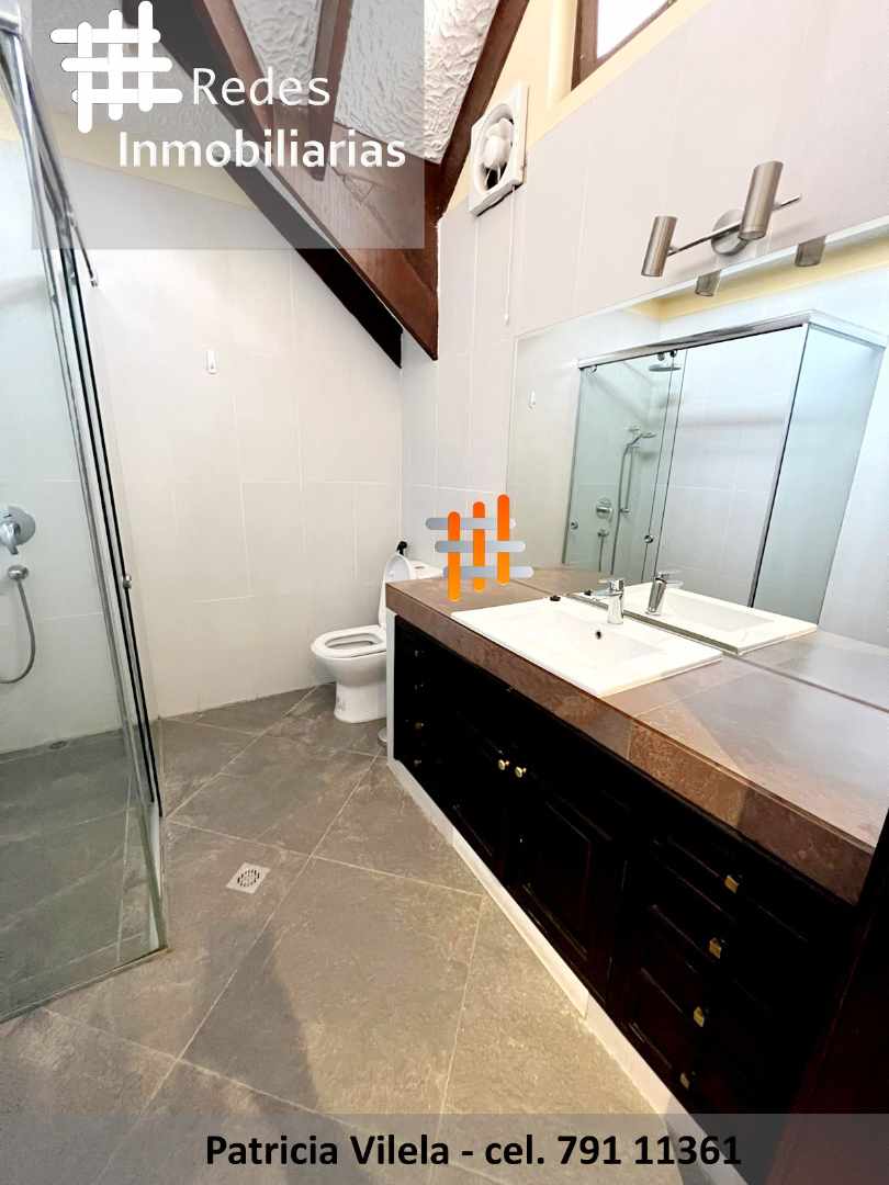 Casa en VentaCASA EN VENTA EN ACHUMANI 4 dormitorios 5 baños 2 parqueos Foto 12
