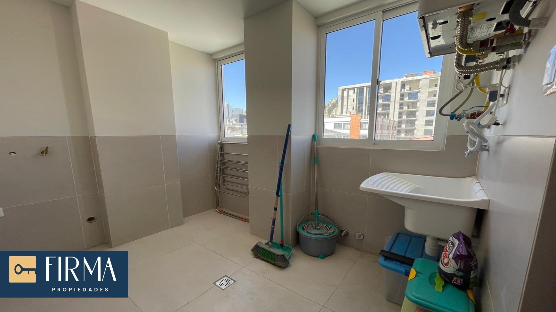 Departamento en AlquilerAchumani  2 dormitorios 3 baños 1 parqueos Foto 2