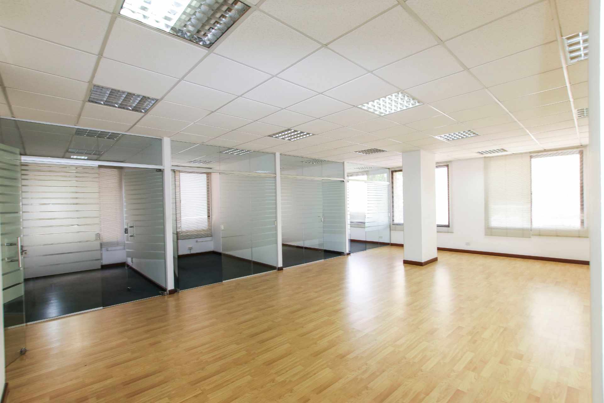 Oficina  Edificio Torre Norte, Av. América entre Villarroel - Norte Foto 1