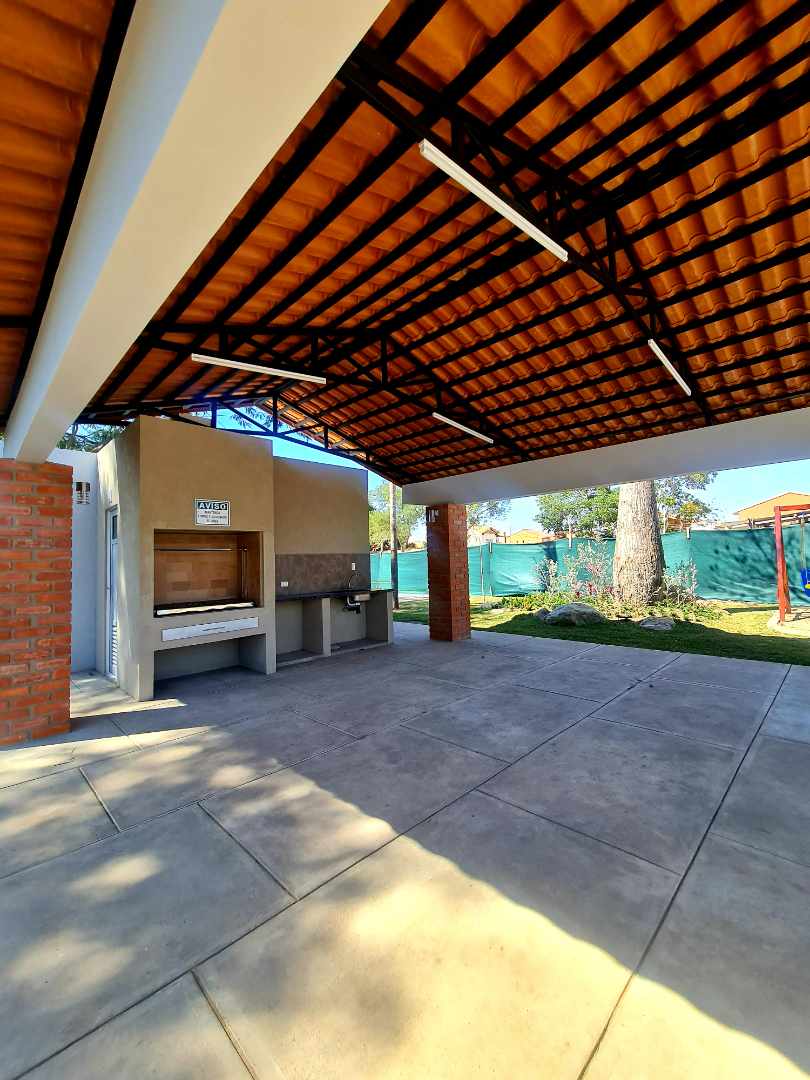 Casa Zona Norte 
km 8½ Banzer (Zona Col. Cambridge)
Condominio Las Palmeras 2 Foto 12