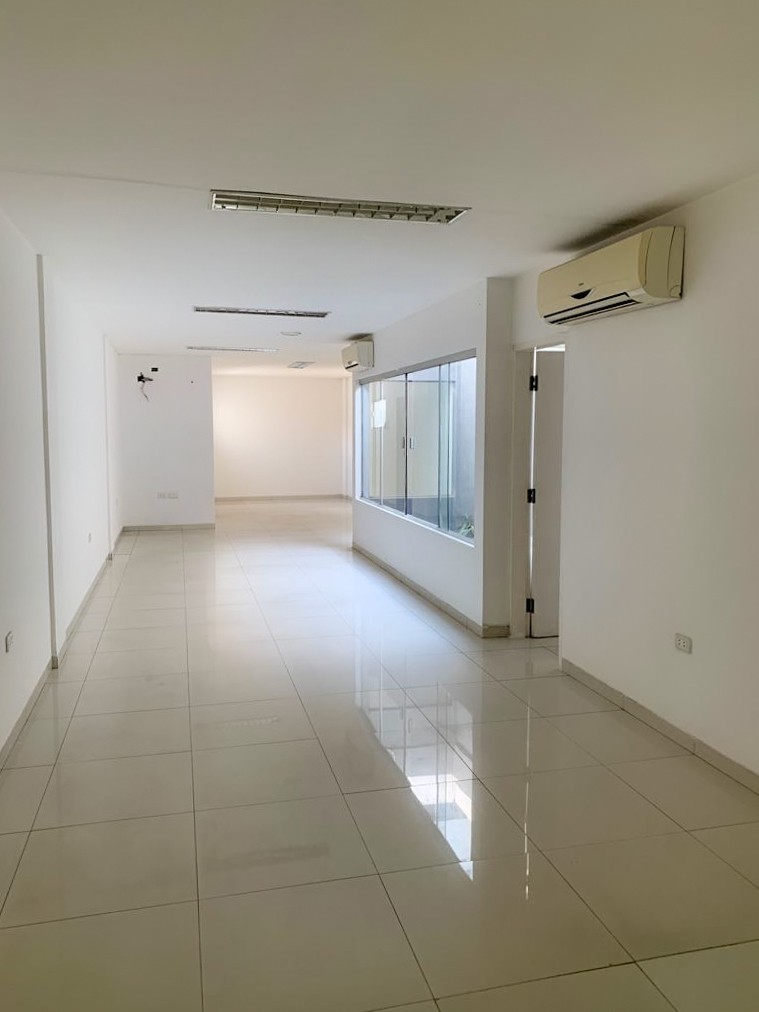 Local comercial en VentaJuan de Garay Av. Velarde Diagonal Starbucks  3 baños  Foto 8