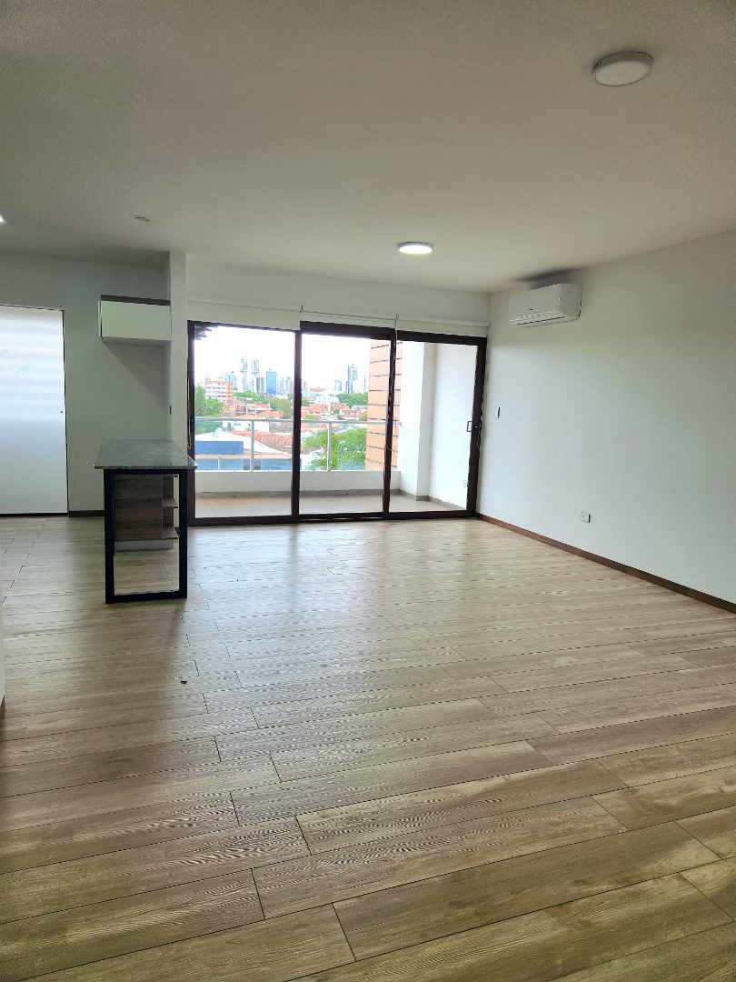 En Alquiler a Bs 6,350 Foto 3