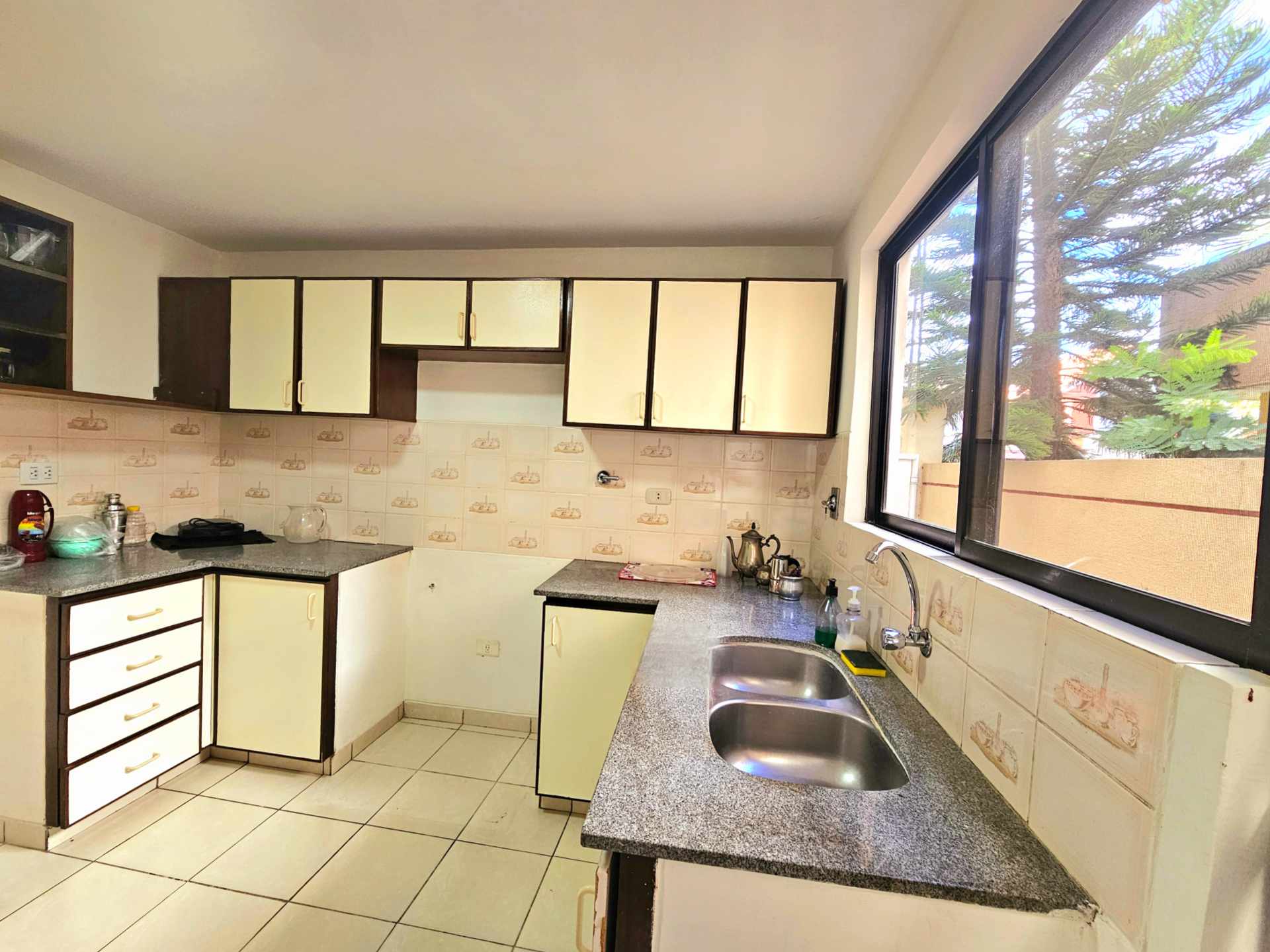 Casa Av. Banzer 7mo ANILLO- Cond. FIRENZE  Foto 12