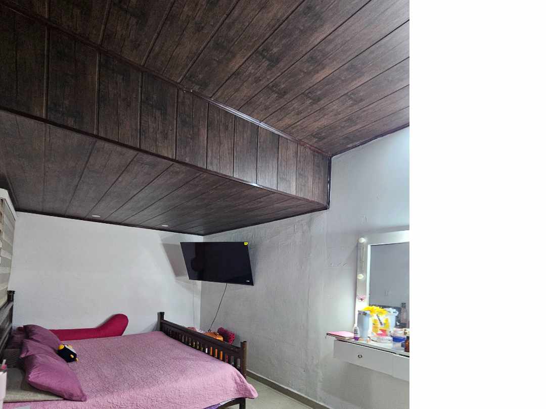 Casa en Entre 3er y 4to anillo Norte en Santa Cruz de la Sierra 4 dormitorios 3 baños  Foto 5