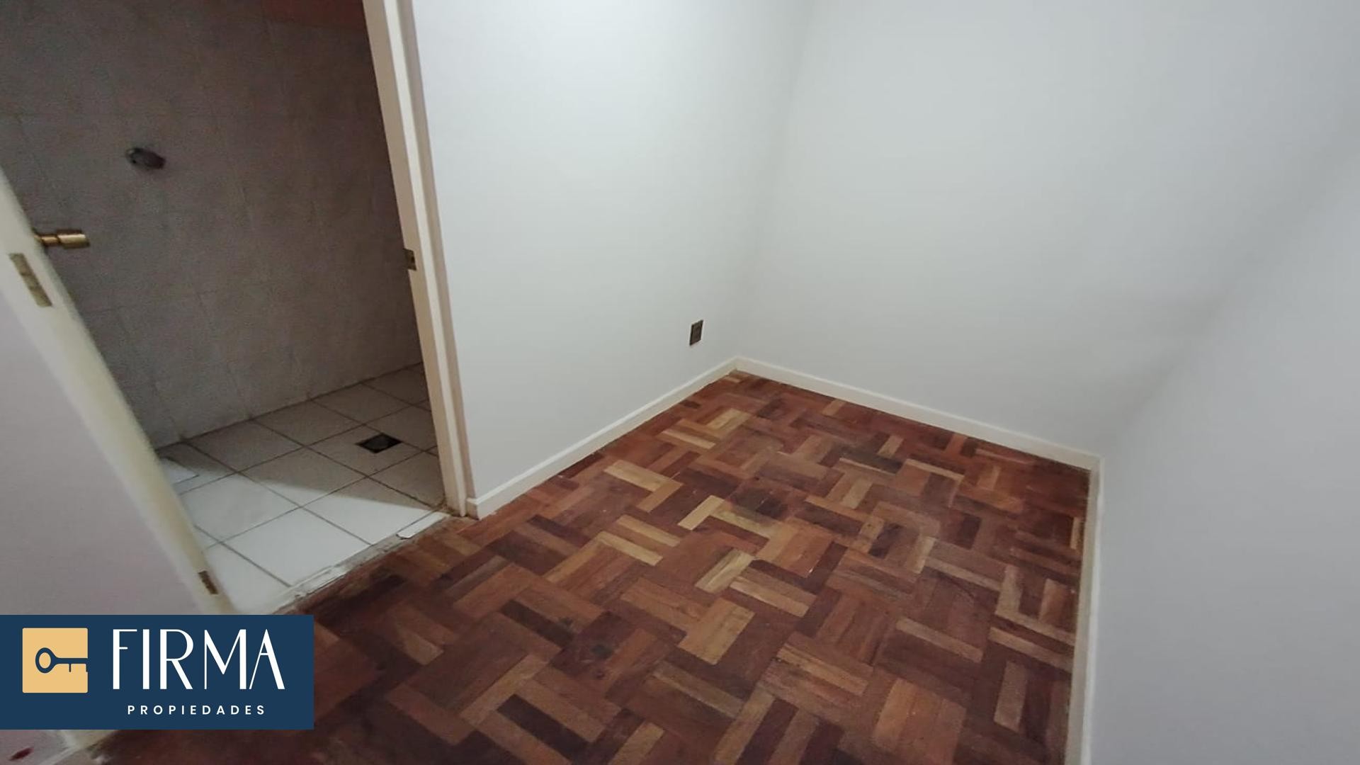 Departamento en San Jorge en La Paz 4 dormitorios 4 baños 1 parqueos Foto 6