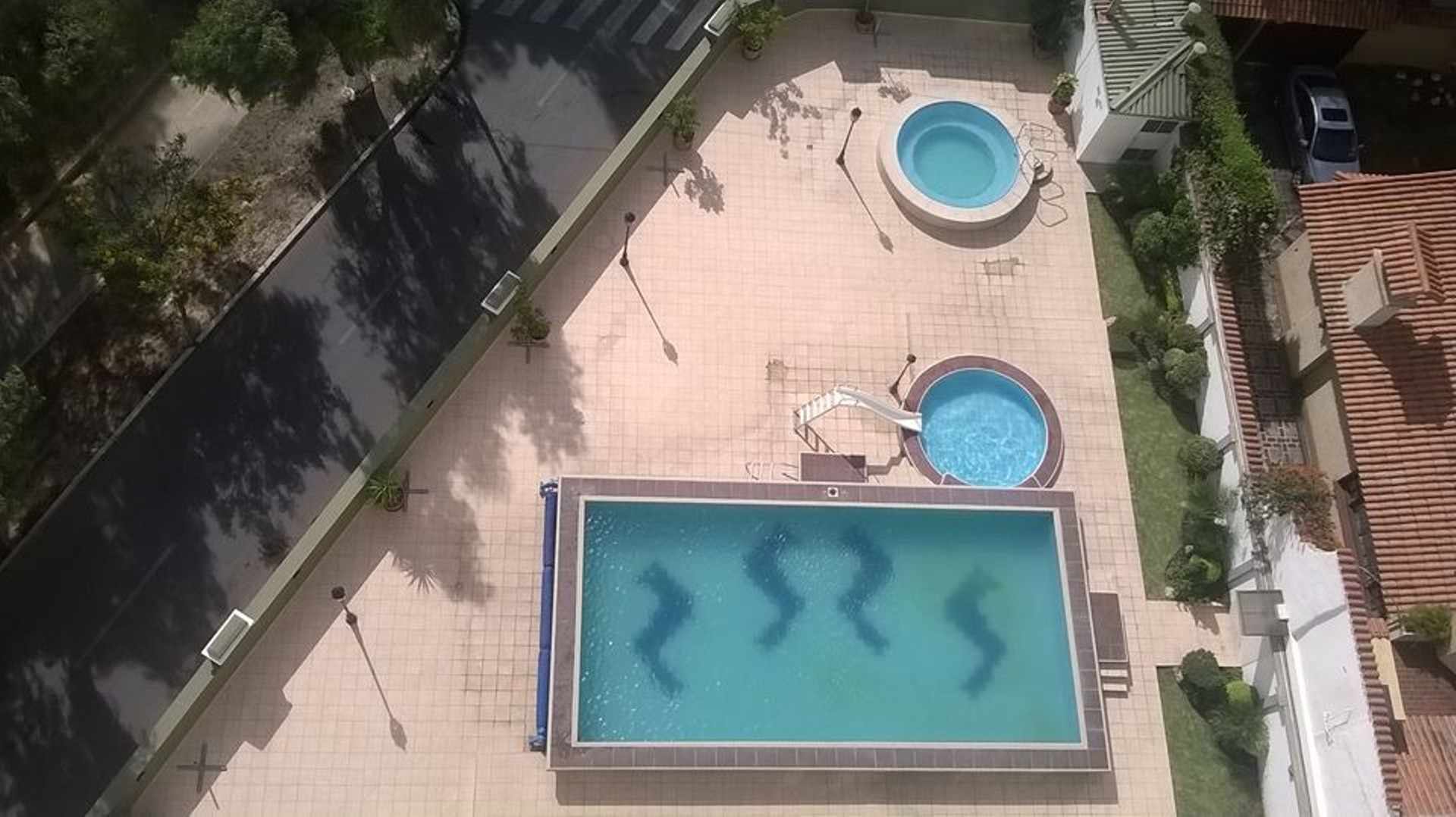 Departamento en Aranjuez en Cochabamba 3 dormitorios 2 baños  Foto 1