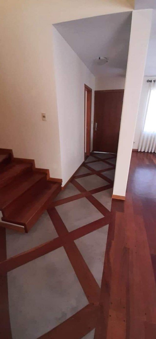 Casa Lomas de Achumani en condominio cerrado Foto 8