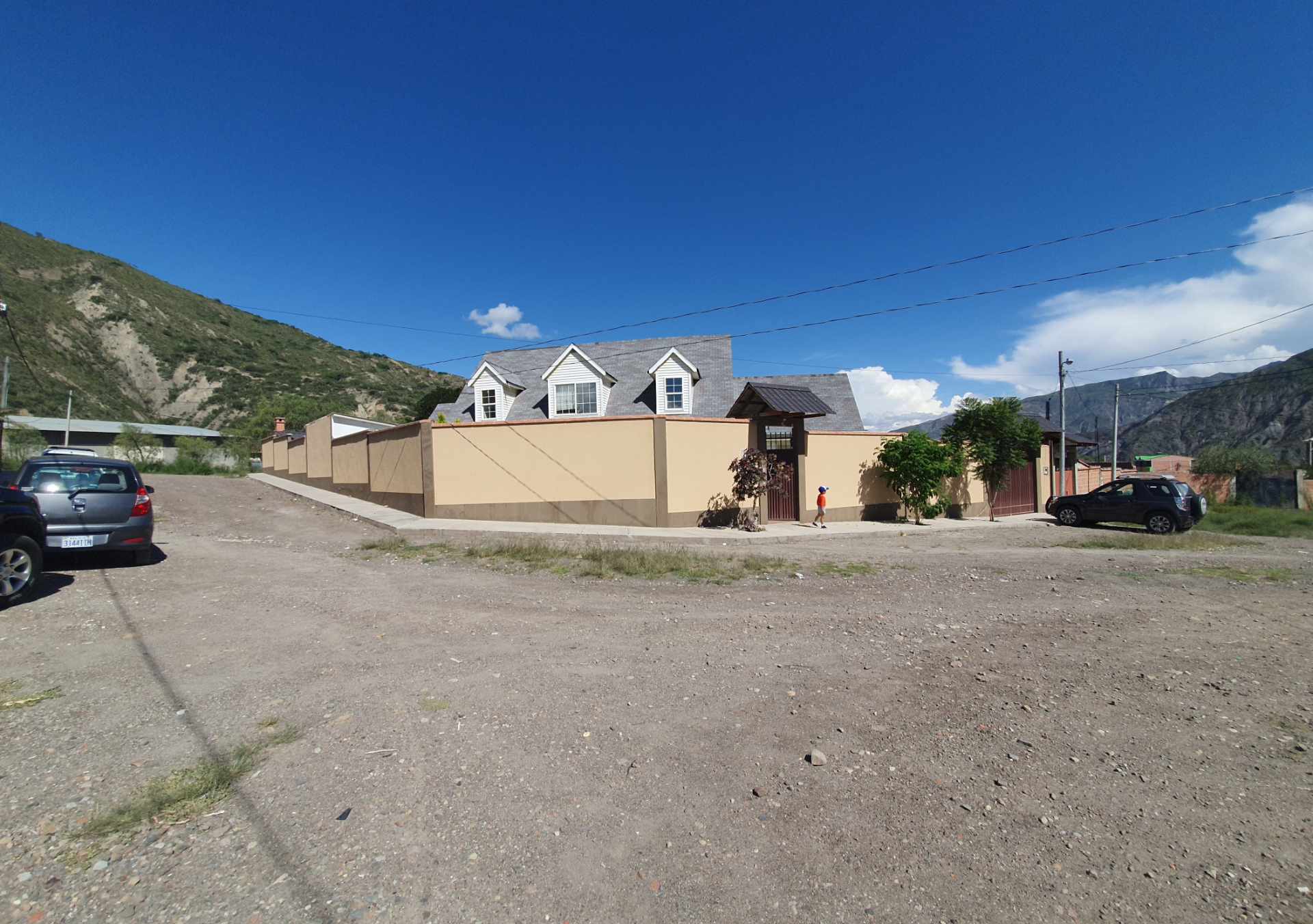 Casa en VentaZona Sur, Huajchilla. Urbanizacion Bartos. 4 dormitorios 4 baños 6 parqueos Foto 5