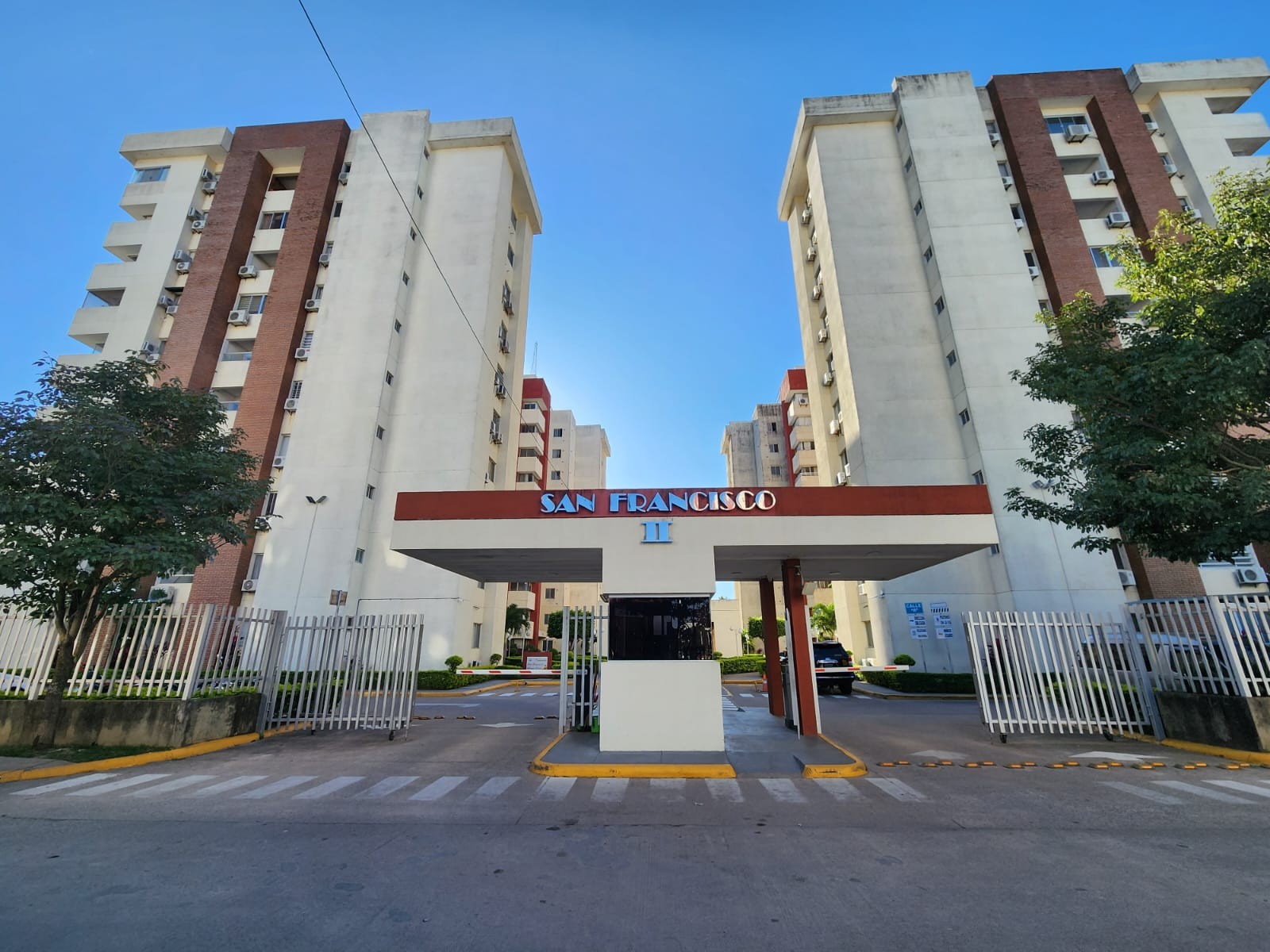 Departamento Condominio San Francisco 2 Doble via a la guardia 5 y 6 anillo  Foto 1