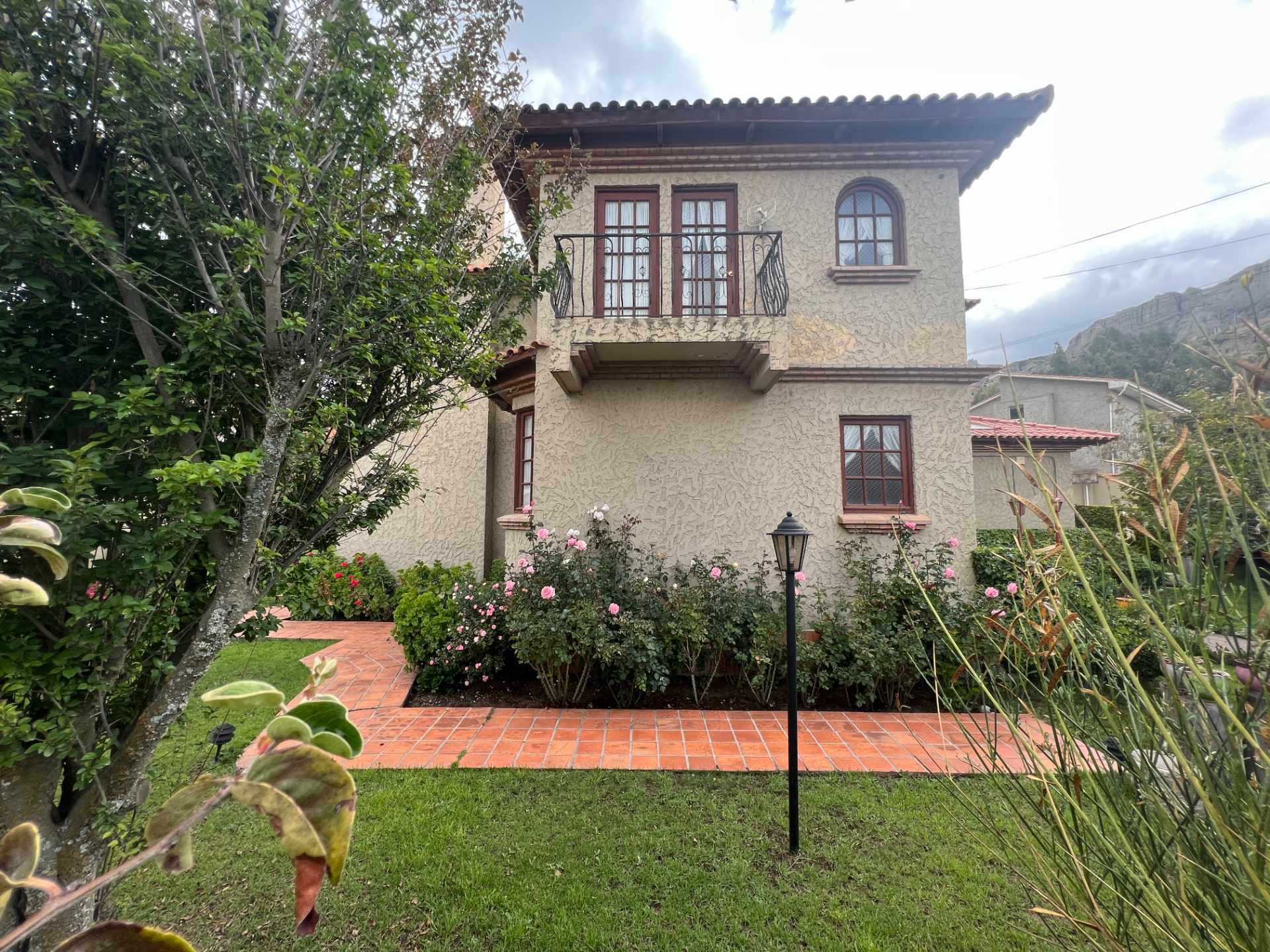 Casa Lujosa residencia estilo mediterráneo clásico con acabados de primera. Foto 5