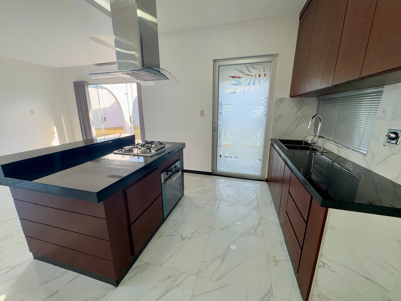 Casa en Carretera Norte en Santa Cruz de la Sierra 4 dormitorios 3 baños 2 parqueos Foto 3