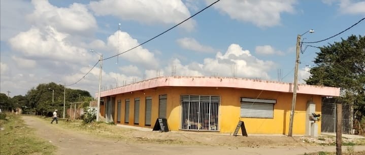 Local comercial URB. LAS PIEDADES, ZONA PAMPA DE LA ISLA, SANTA CRUZ  Foto 2