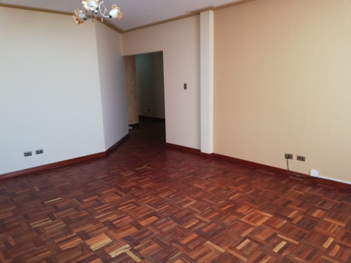 Departamento en AnticréticoDEPARTAMENTO EN ANTICRETICO Av. Quintanilla Zuazo, Calle Eugenio Patiño. Pasaje Pacheco ( DAN 006), 3 dormitorios 2 baños  Foto 12