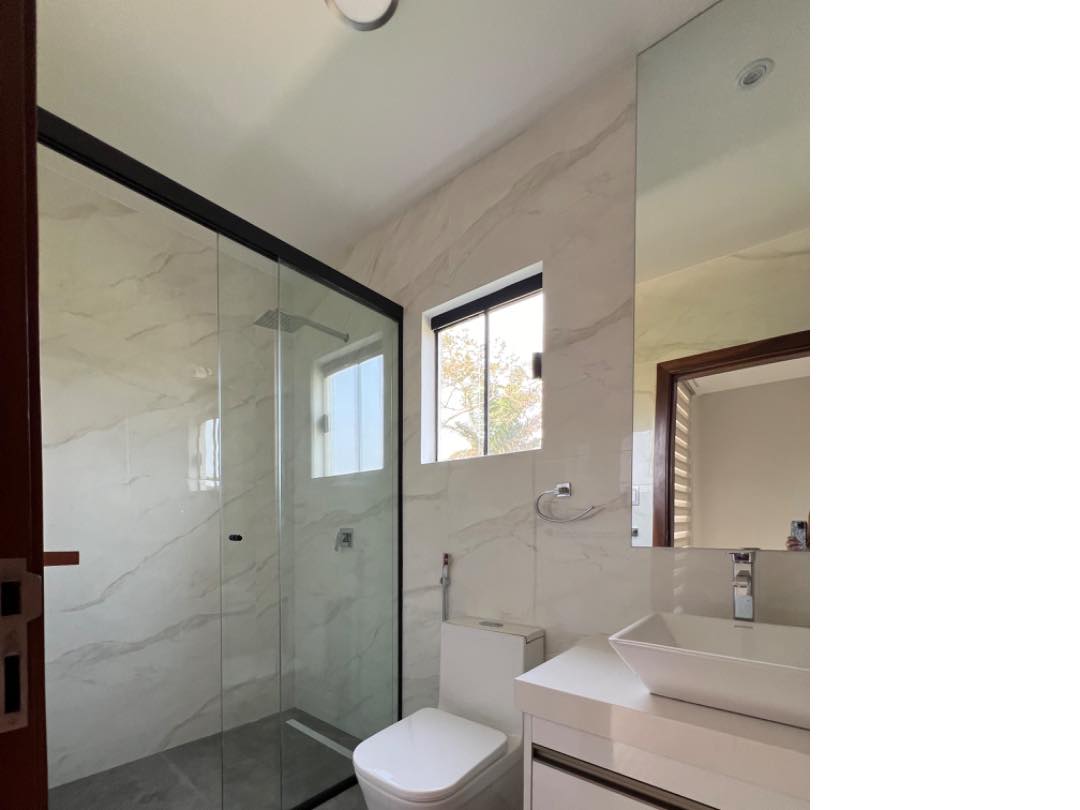 Casa en AlquilerCONDOMINIO EXCLUSIVO ZONA URUBO CERCA AL PUENTE 3 dormitorios 5 baños 4 parqueos Foto 9