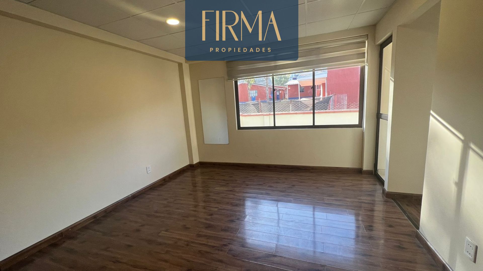 Casa en VentaCOMPRA ESTA CASA EN MALLASILLA 4 dormitorios 6 baños 2 parqueos Foto 9