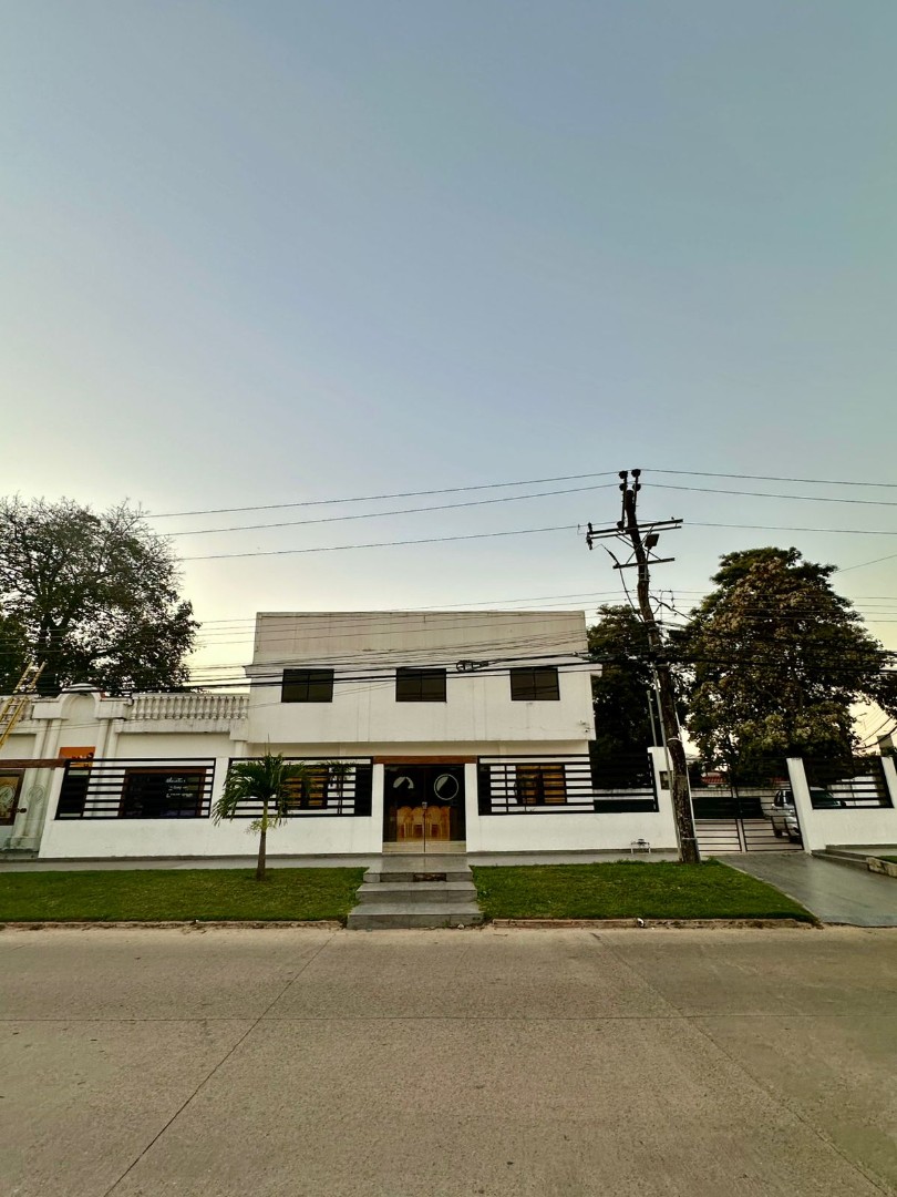 Galpón en AlquilerSALÓN MULTIFUNCIONAL EN ALQUILER
Zona Norte – Av. Banzer, 5to Anillo Foto 15