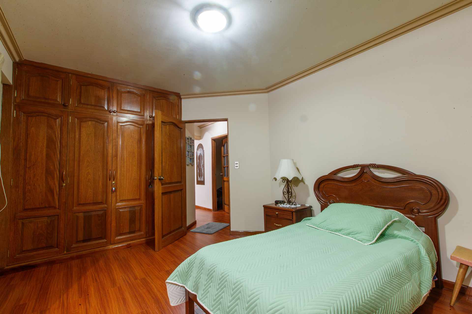 Departamento en VentaEdificio Torres del Sol, Av. Ballivian 838 entre Oruro y Ramón Rivero 2 dormitorios 3 baños 1 parqueos Foto 7