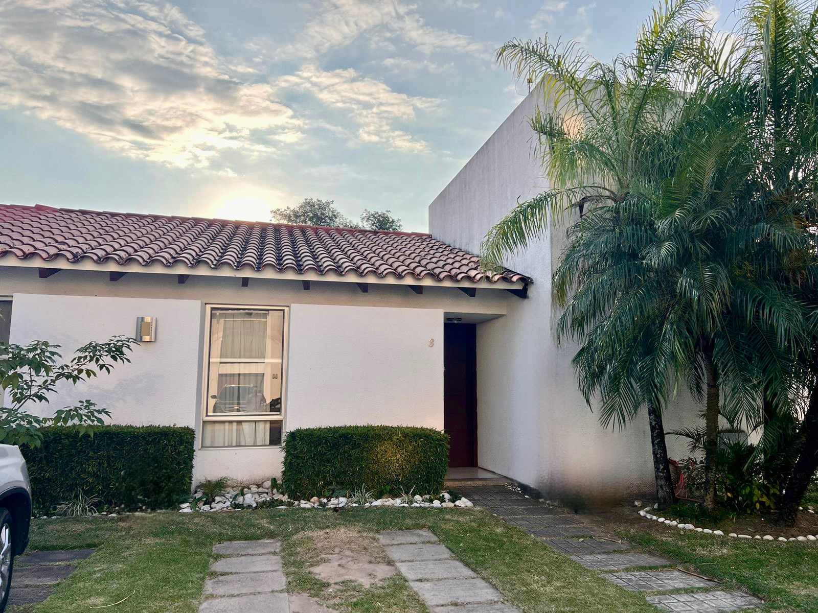 Casa en Entre 3er y 4to anillo Oeste en Santa Cruz de la Sierra 3 dormitorios 2 baños 2 parqueos Foto 1