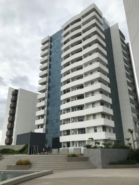 Departamento Condominio Platinum, Equipetrol Norte y 4to. Anillo, al frente de Torre Duo y de Mall Ventura.  Foto 1