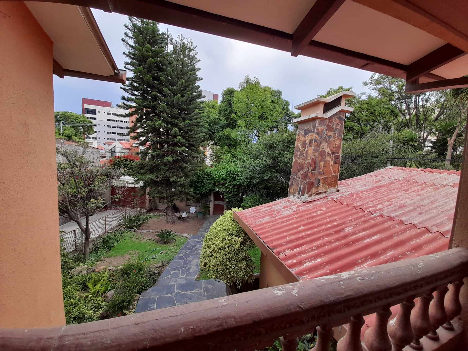 Casa en Cala Cala en Cochabamba 4 dormitorios 6 baños 6 parqueos Foto 11