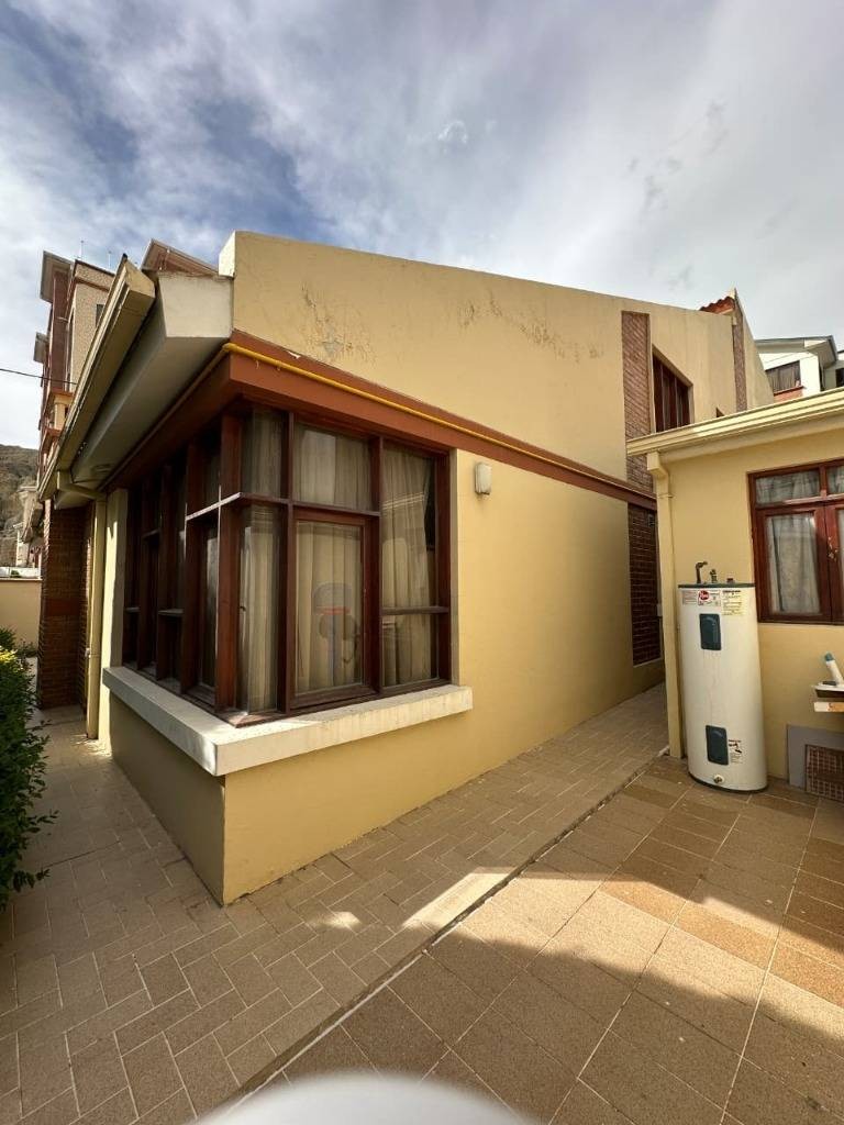 Casa en VentaACHUMANI, CALLE 35 4 dormitorios 5 baños 3 parqueos Foto 4