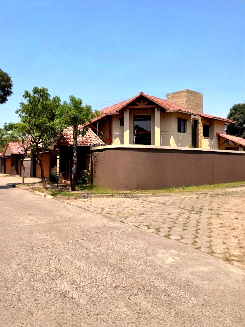 En Alquiler a $us 1,500 Foto 5