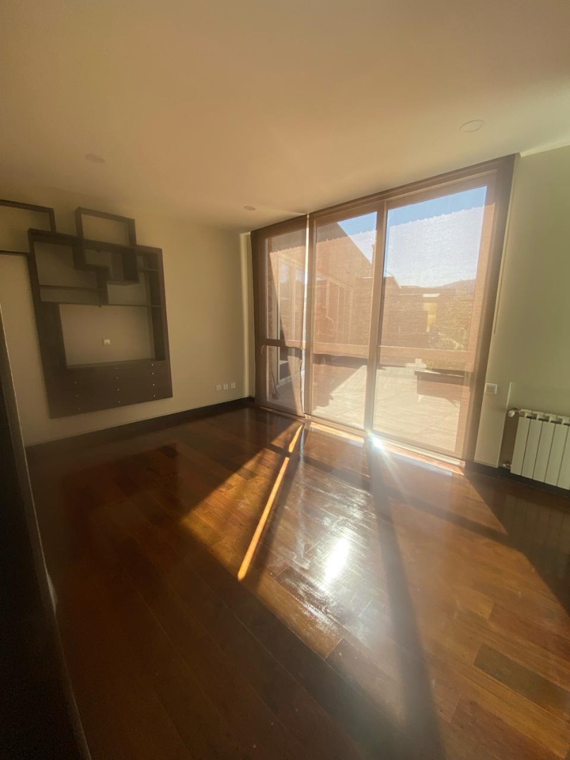 Departamento en AlquilerHermoso PH con Terraza Propia en Alquiler
La Florida Foto 10