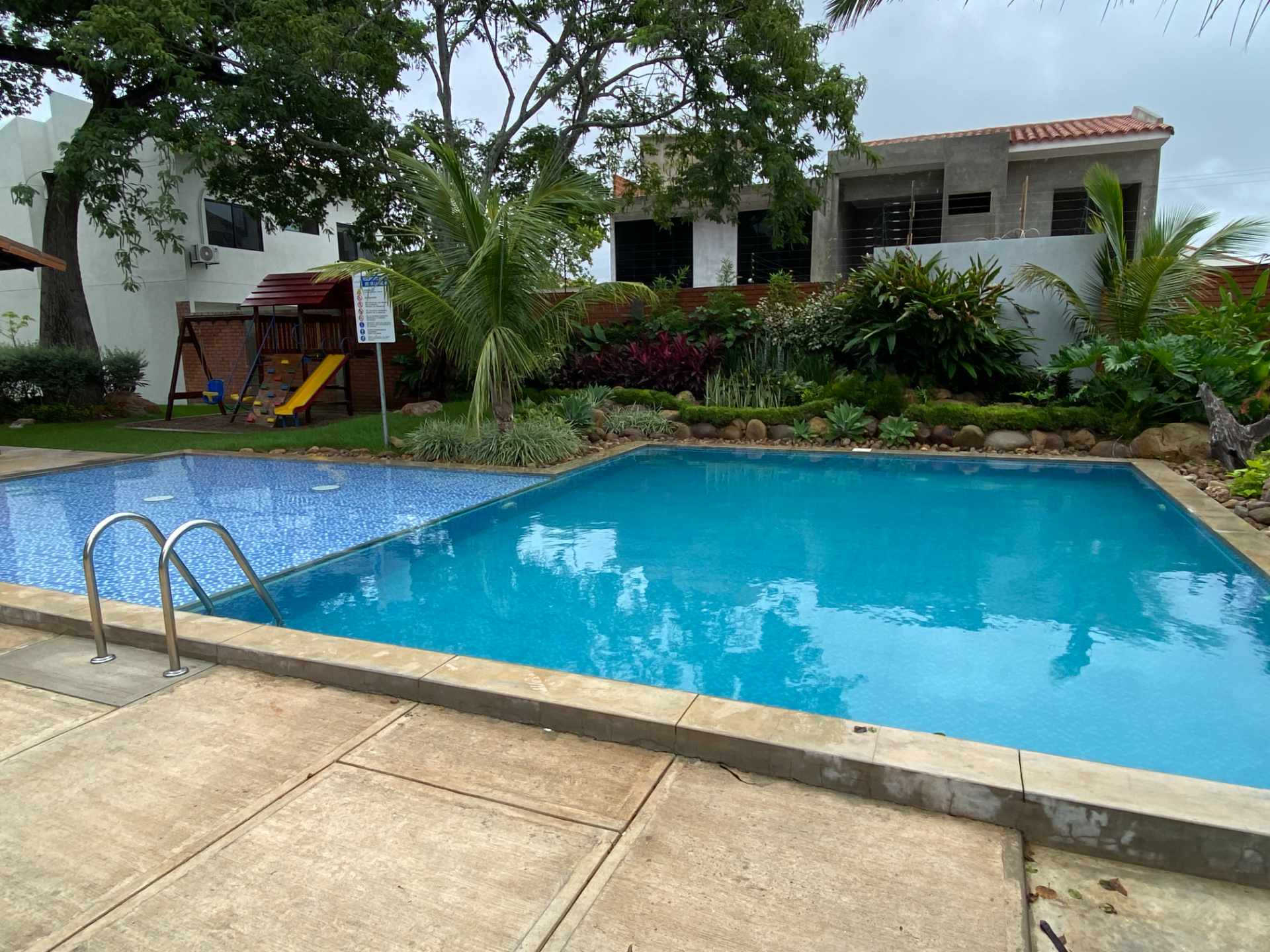 Casa en VentaCondominio Las Palmeras 2. Km 8 Carretera al Norte entrando por Mainter, al lado de ASAI NORTE.   4 dormitorios 4 baños 2 parqueos Foto 20