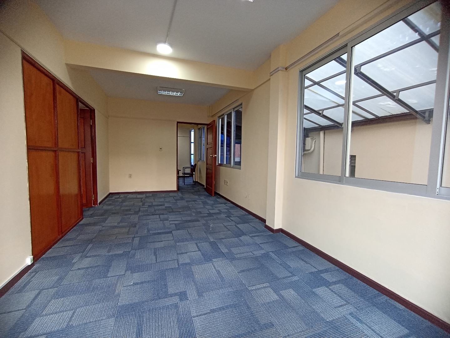 Oficina en Miraflores en La Paz 13 dormitorios 5 baños 2 parqueos Foto 27