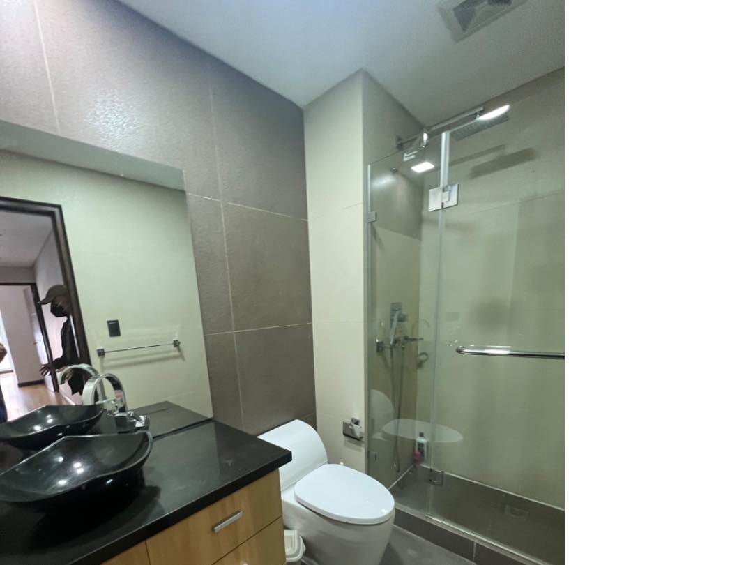 Departamento en AlquilerCalle 10 de calacoto avenida principal  3 dormitorios 3 baños 1 parqueos Foto 36