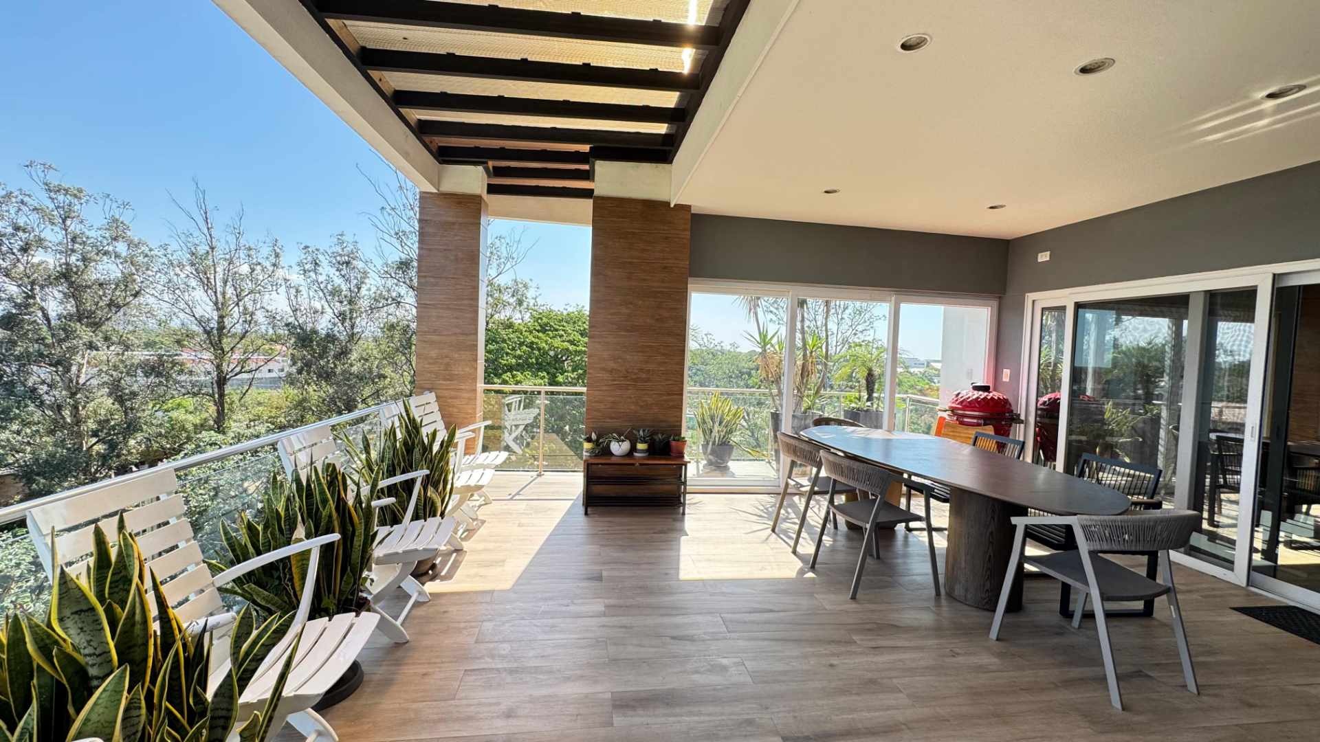 Departamento en Entre 8vo y 9no anillo Norte en Santa Cruz de la Sierra 4 dormitorios 4 baños 2 parqueos Foto 11