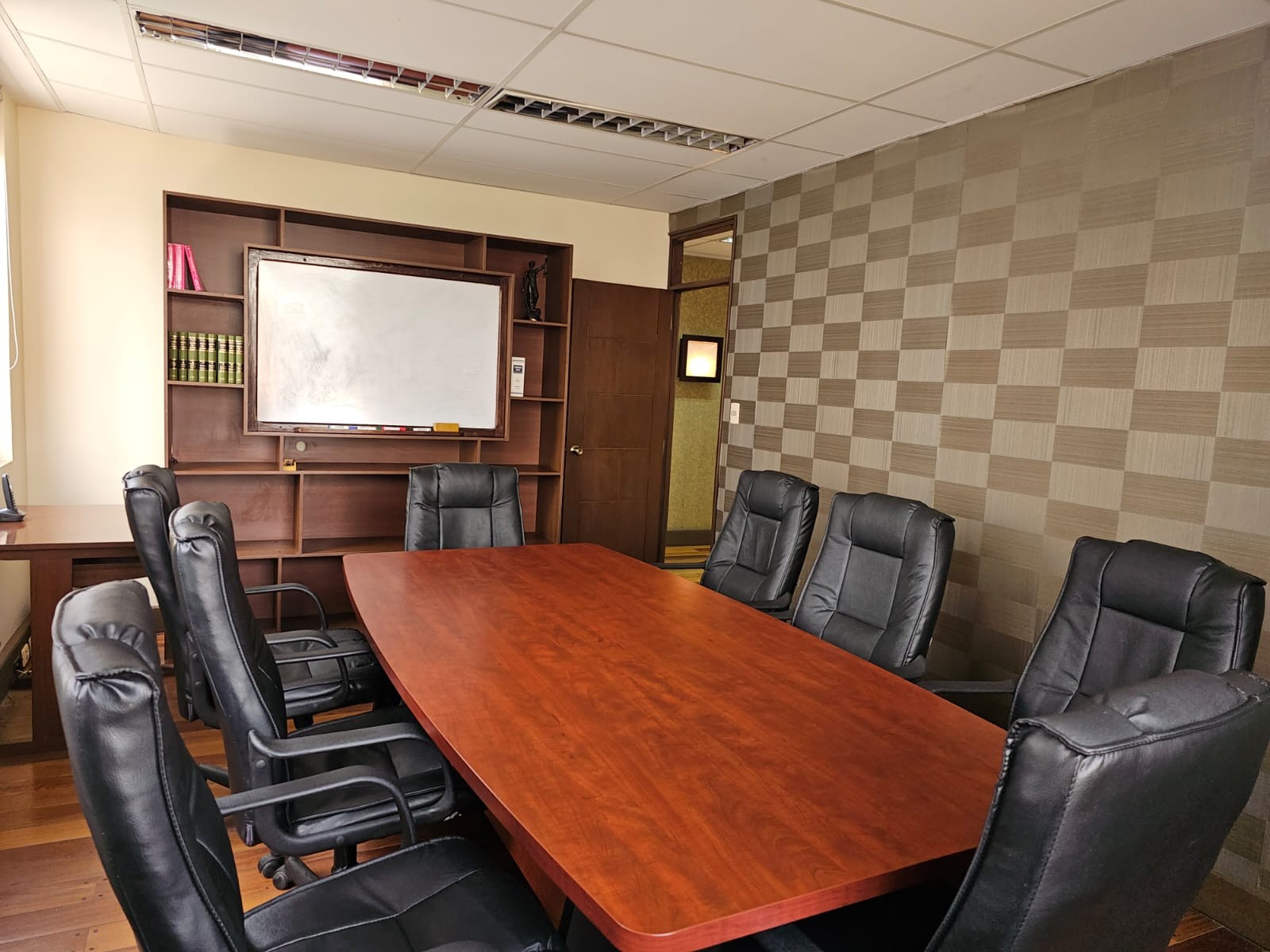 Oficina en VentaCalacoto, cerca de la calle 8  5 dormitorios 1 baños  Foto 1