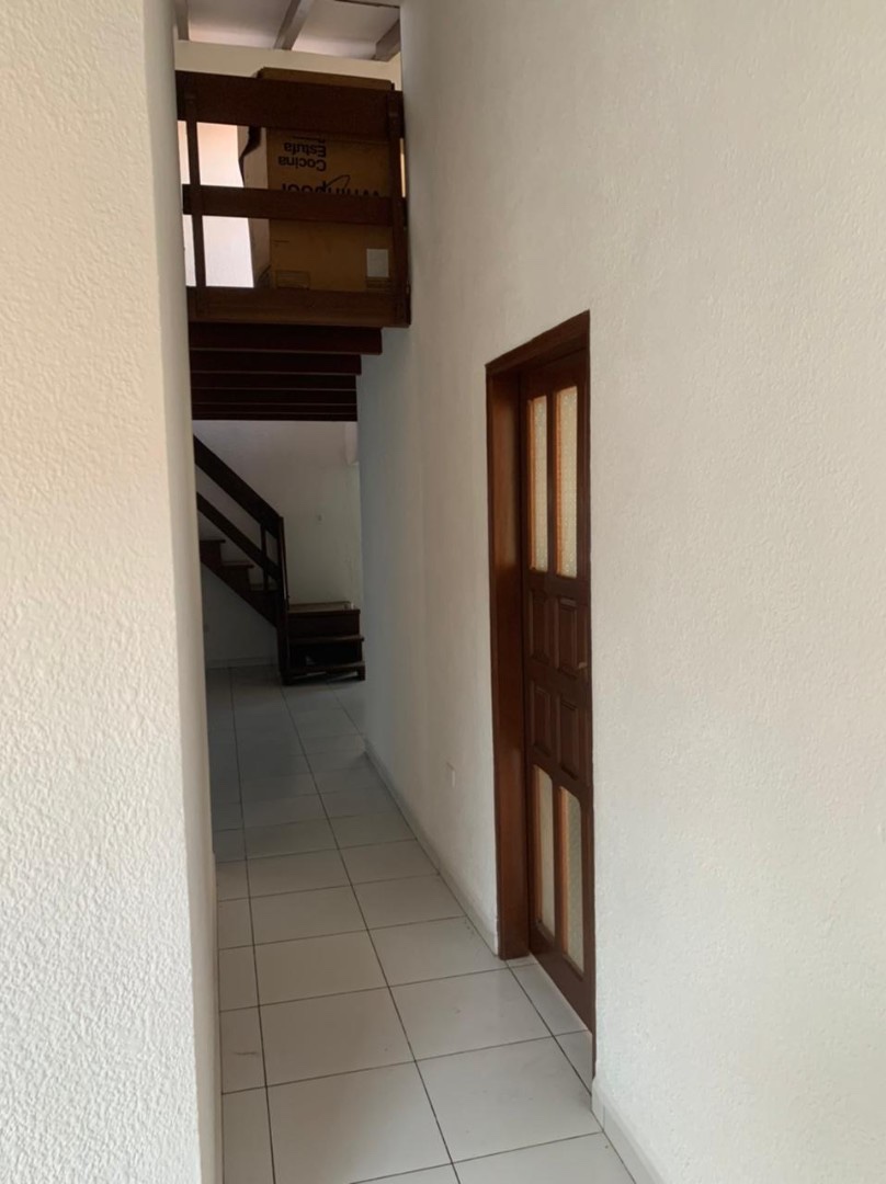 Casa en Entre 2do y 3er anillo Este en Santa Cruz de la Sierra 4 dormitorios 4 baños 3 parqueos Foto 4