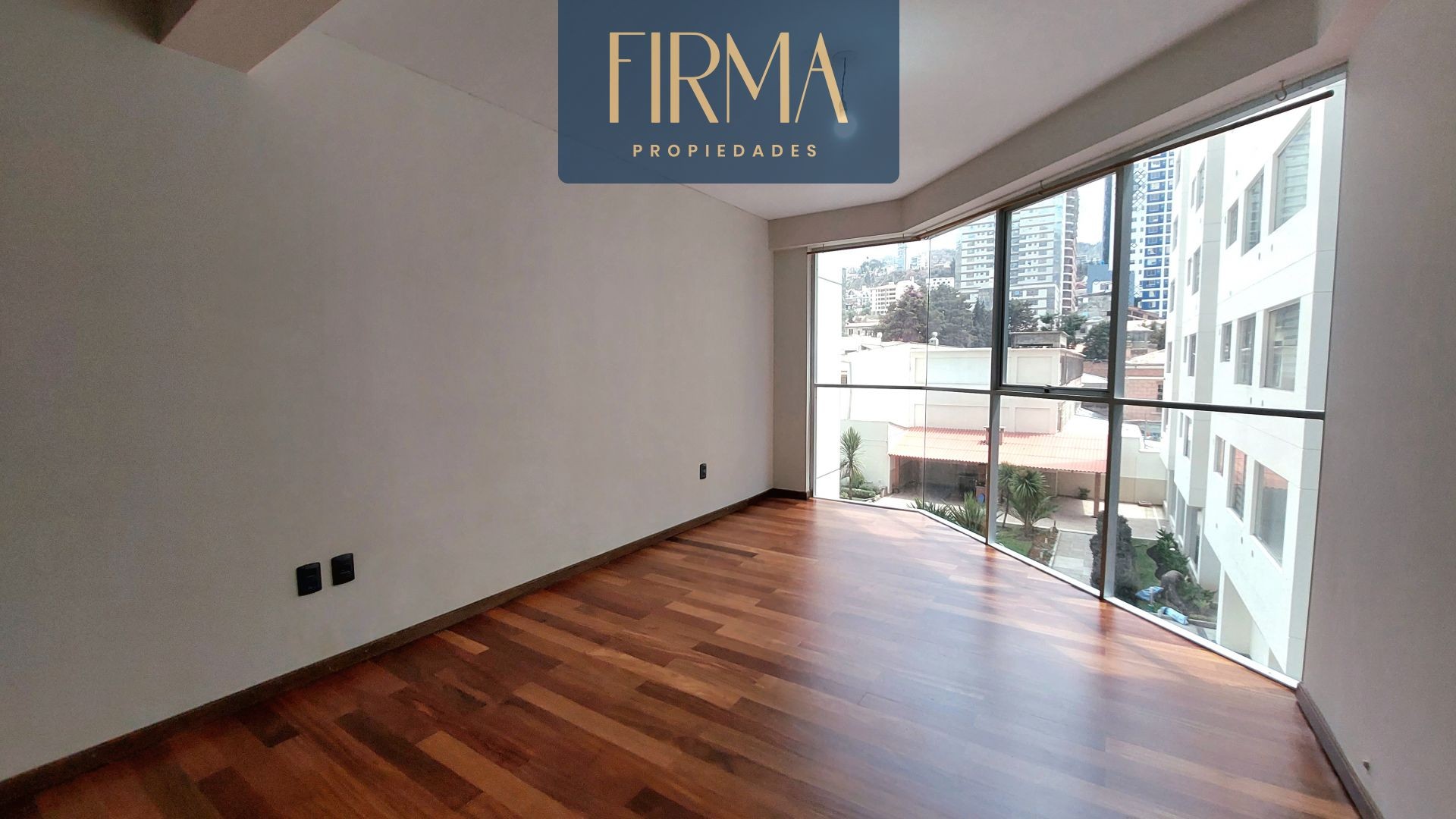 Departamento en AlquilerDEPARTAMENTO DE UN DORMITORIO EN OBRAJES 1 dormitorios 2 baños 1 parqueos Foto 4