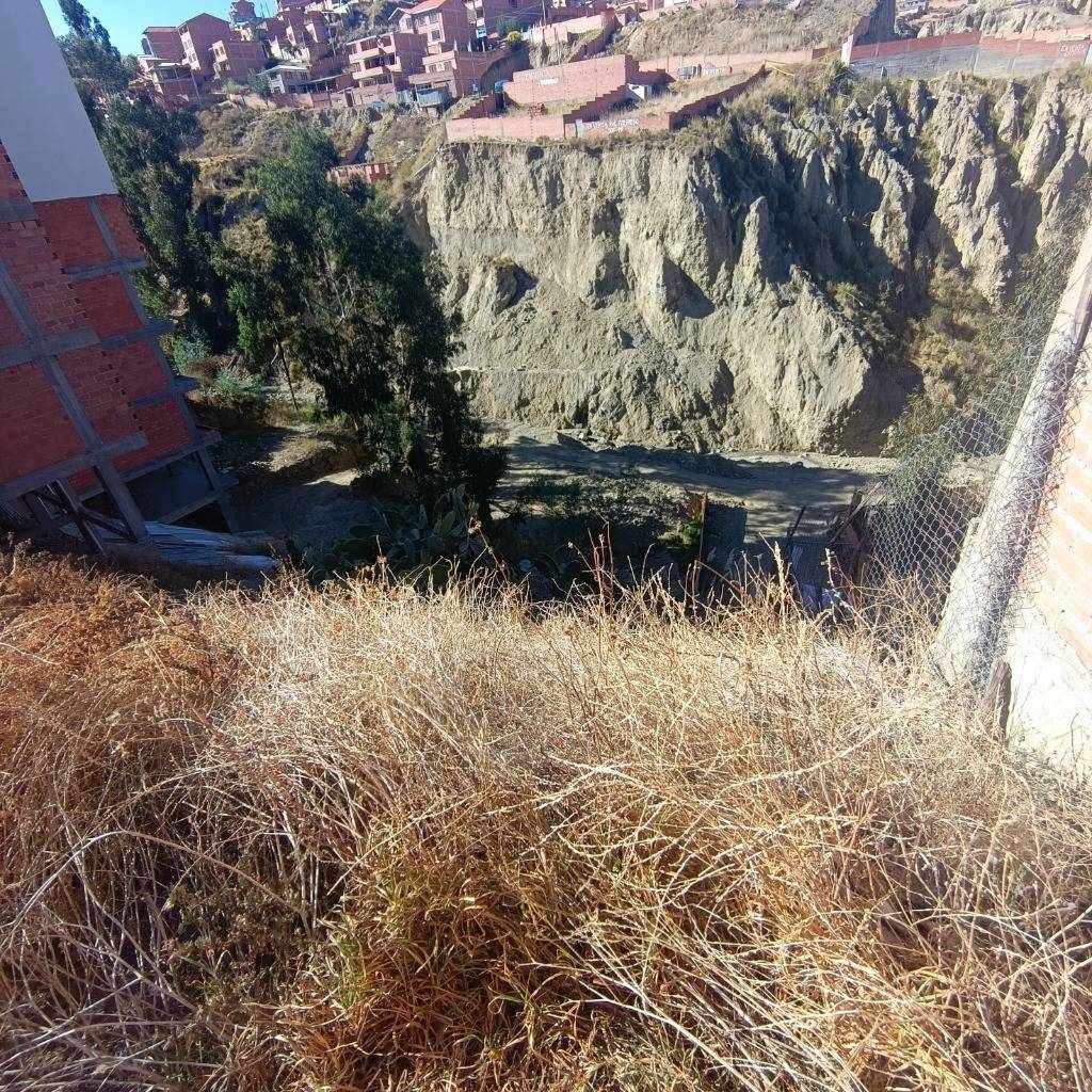 Terreno en VentaAlto irpavi, sobre Av. Circunvalación     Foto 4