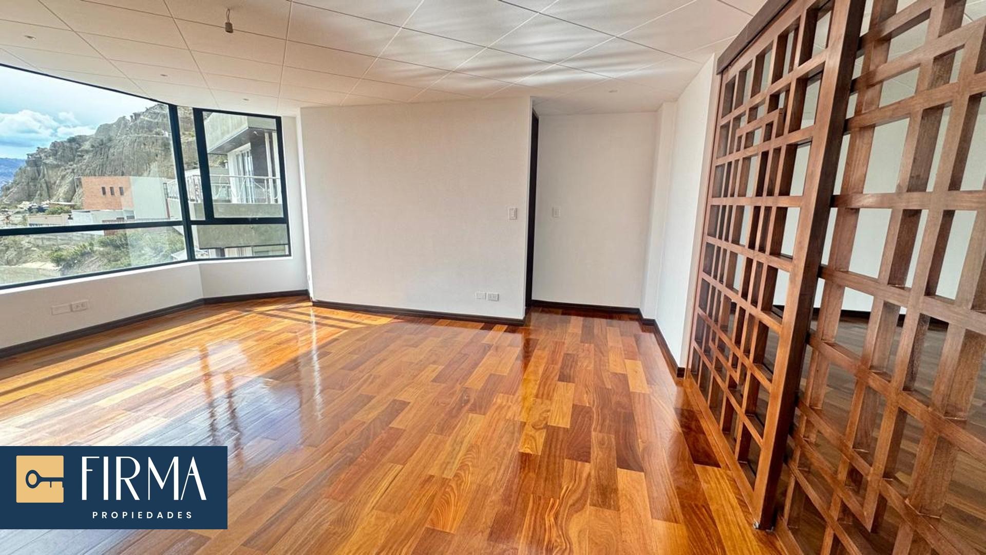 Casa en Achumani en La Paz 4 dormitorios 6 baños 2 parqueos Foto 11