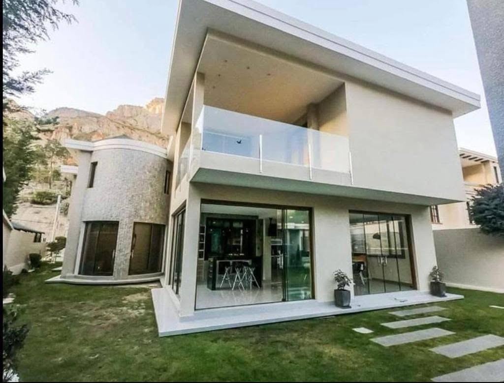 Casa en Aranjuez en La Paz 4 dormitorios 7 baños 4 parqueos Foto 3