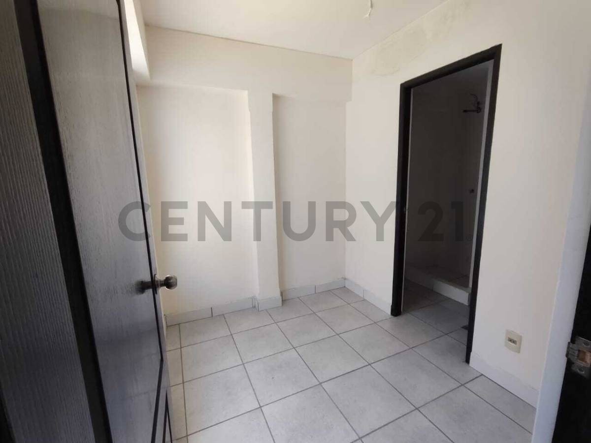 Departamento en Achumani en La Paz 3 dormitorios 4 baños 1 parqueos Foto 18