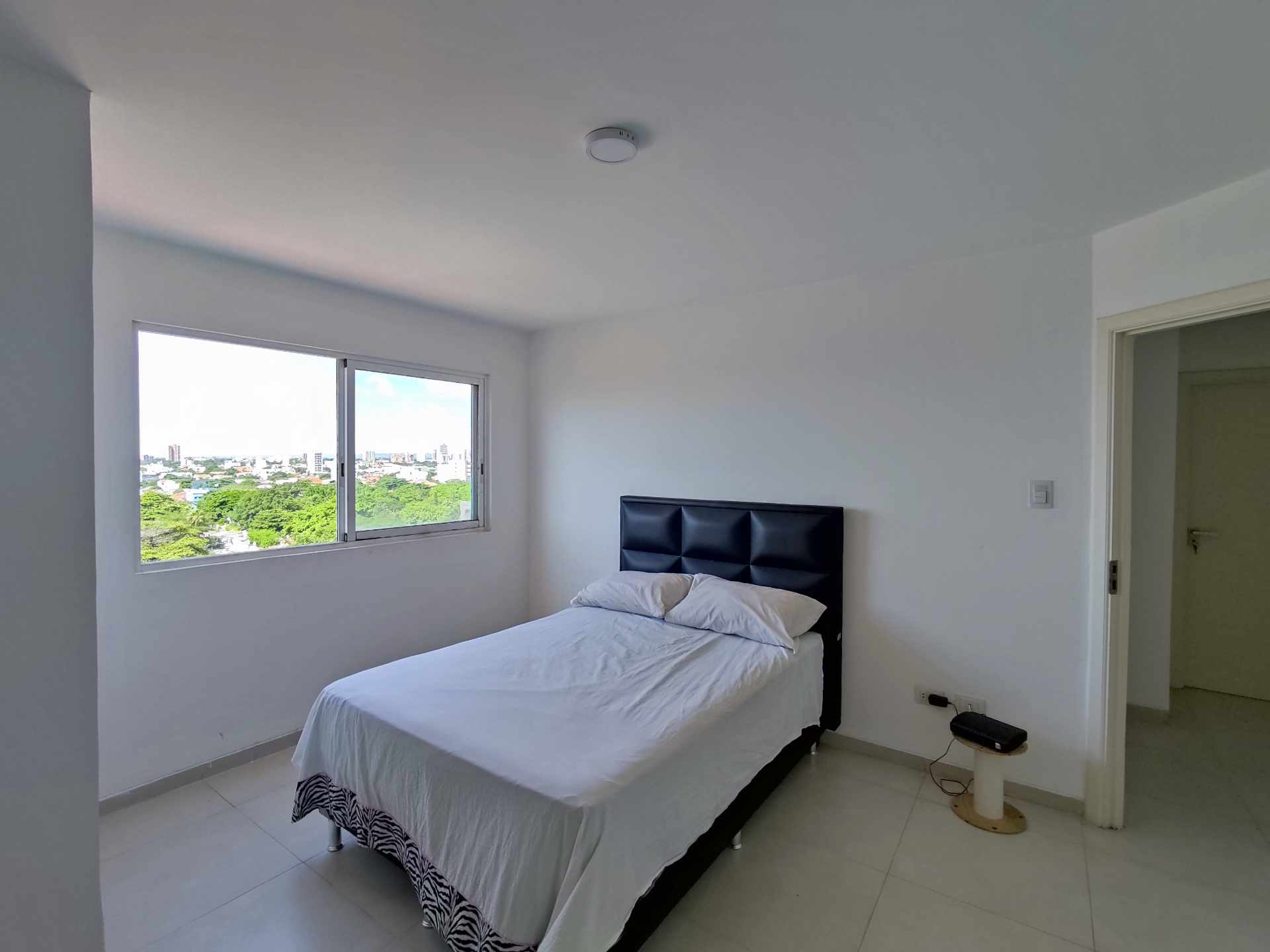 Departamento Torres Geranios, entre 1er y 2do anillo Foto 27