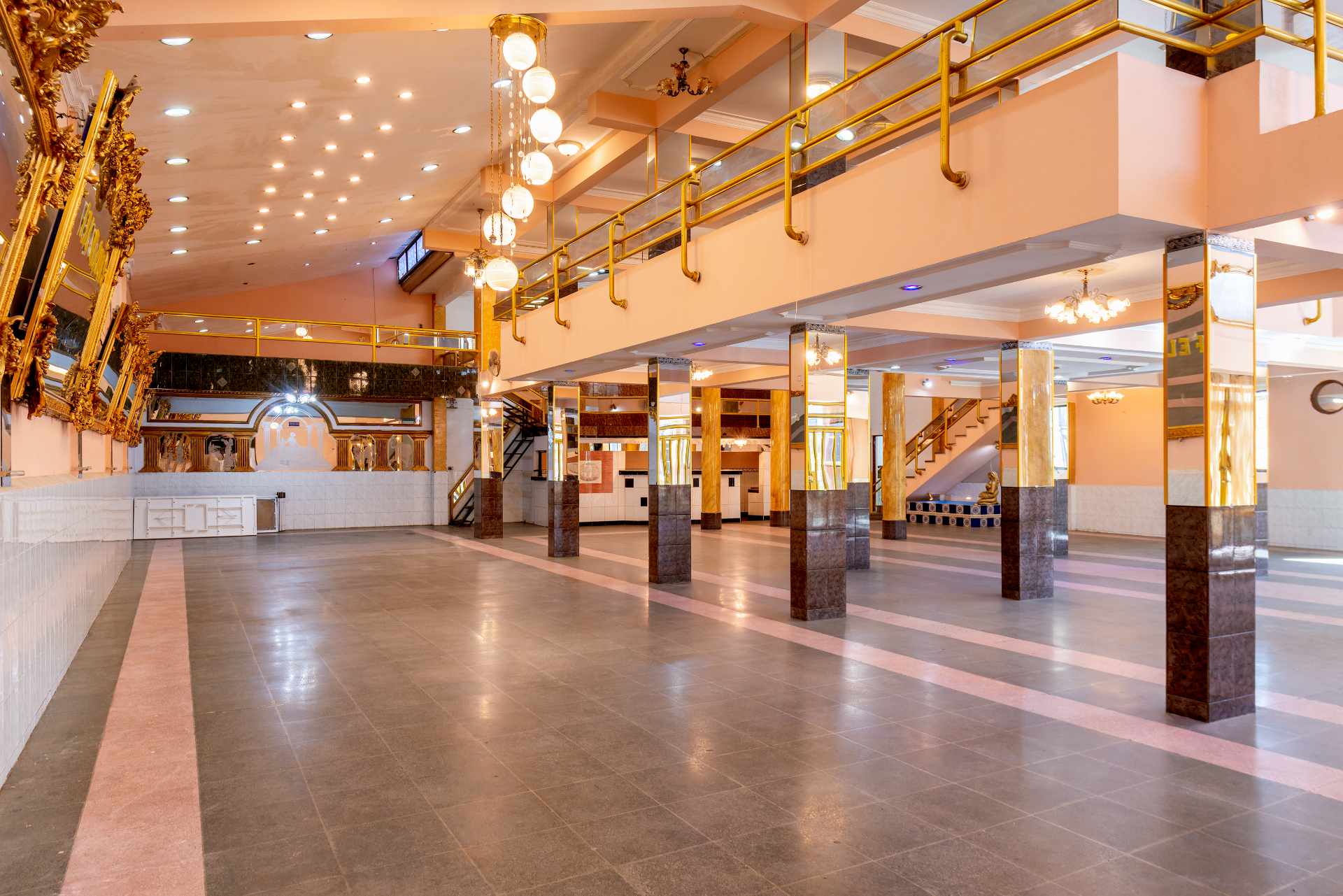 Edificio en VentaAv. Ingavi Zona Chimba Foto 4