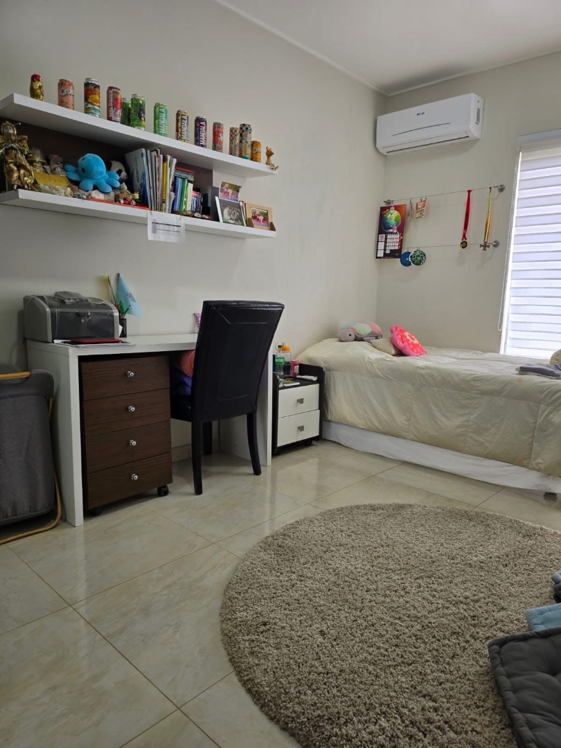 Casa A pocas cuadras de la av banzer en condominio  Foto 5