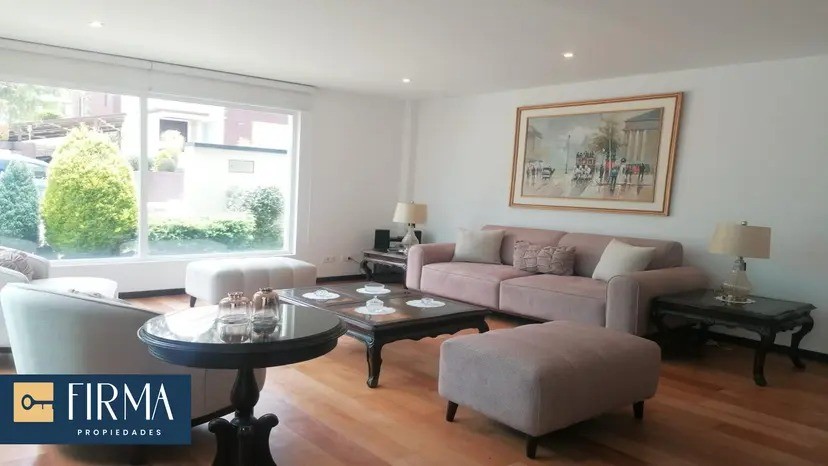 Casa en AlquilerCASA EN ALQUILER EN ACHUMANI AMOBLADA Y EQUIPADA 4 dormitorios 6 baños 3 parqueos Foto 1