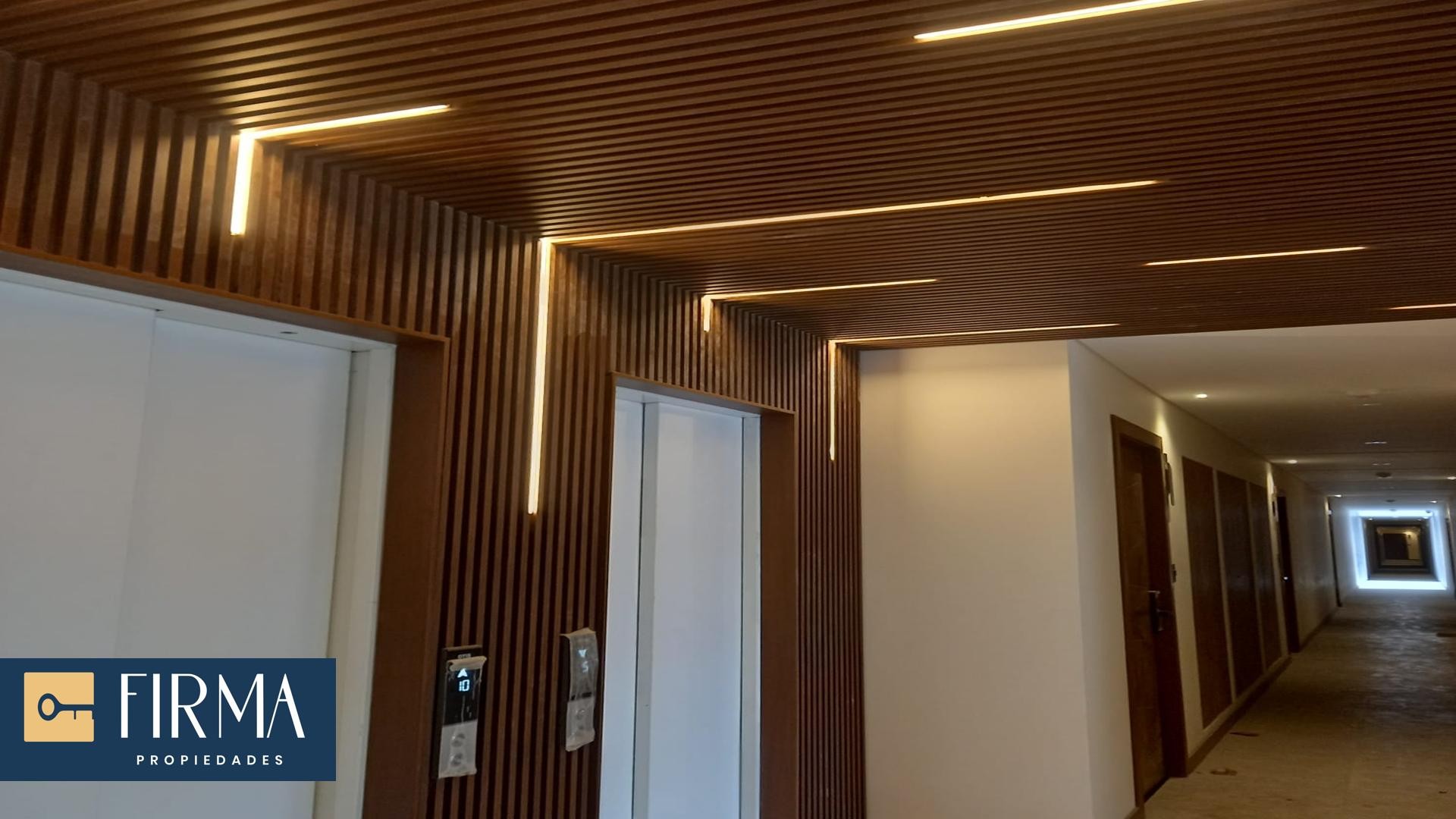 Departamento en VentaDEPARTAMENTO DE LUJO CON PATIO PRIVADO EN VENTA A ESTRENAR Foto 5