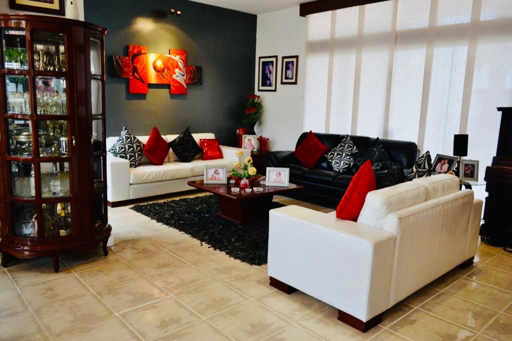 Casa en Entre 2do y 3er anillo Sur en Santa Cruz de la Sierra 3 dormitorios 4 baños 4 parqueos Foto 5