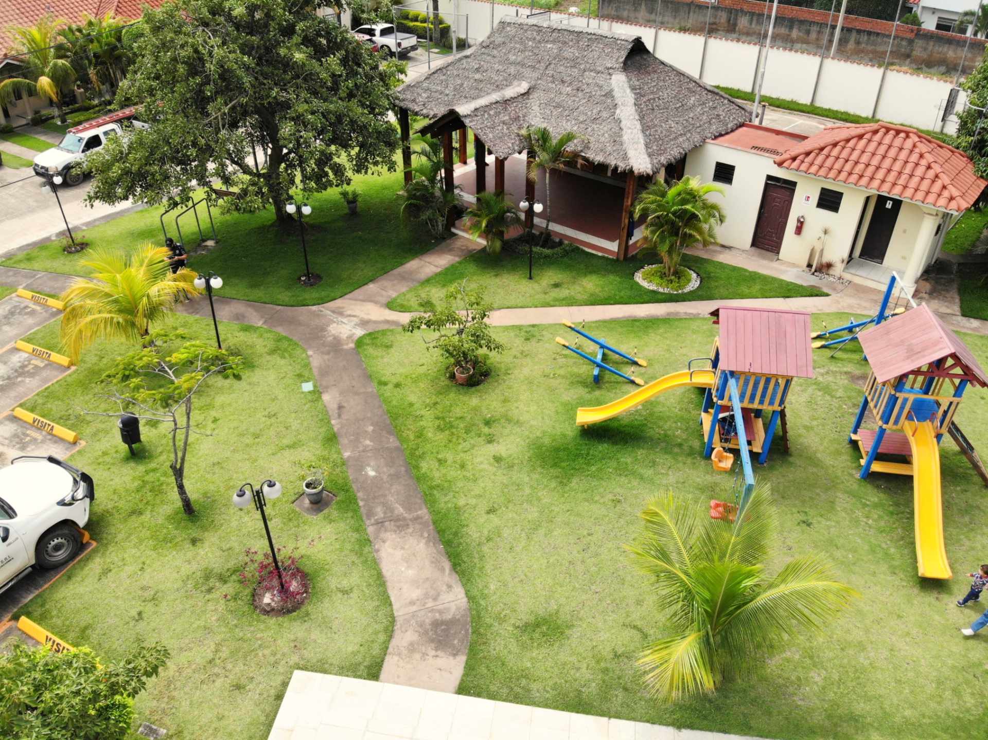 Casa Condominio Hamburgo Norte - Zona 8vo. Anillo y Av. Banzer Foto 19